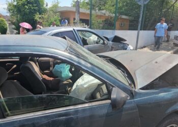 Lesionado resulta adulto mayor al chocar dos autos en El Palmito