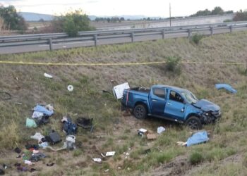 Muere una familia en volcadura sobre la Maxipista Culiacán-Mazatlán