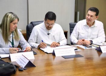 Autoridades de salud firman convenio de colaboración para implementación de diferentes servicios en pro de la población