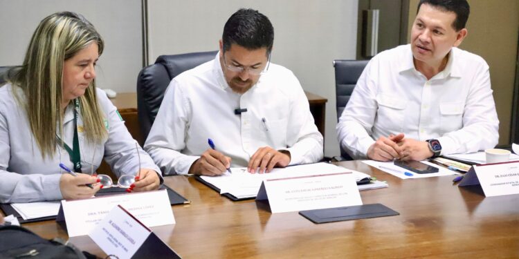 Autoridades de salud firman convenio de colaboración para implementación de diferentes servicios en pro de la población