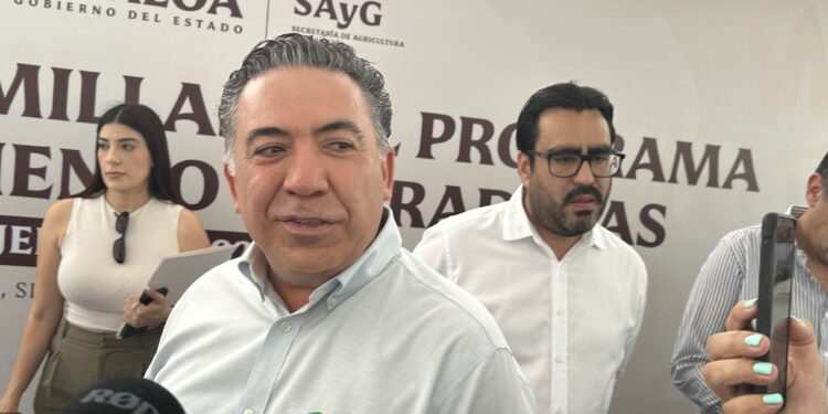 Enrique Díaz confirma su salida del gabinete de Rocha; Inzunza asegura que la decisión la tiene su jefe político