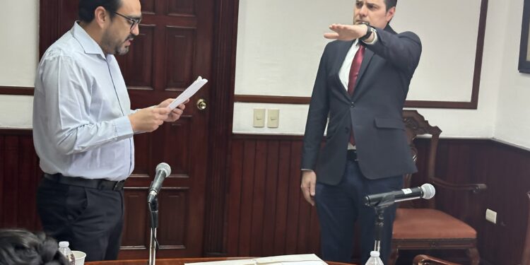 José Ernesto Peñuelas rinde protesta como secretario del Ayuntamiento de Culiacán