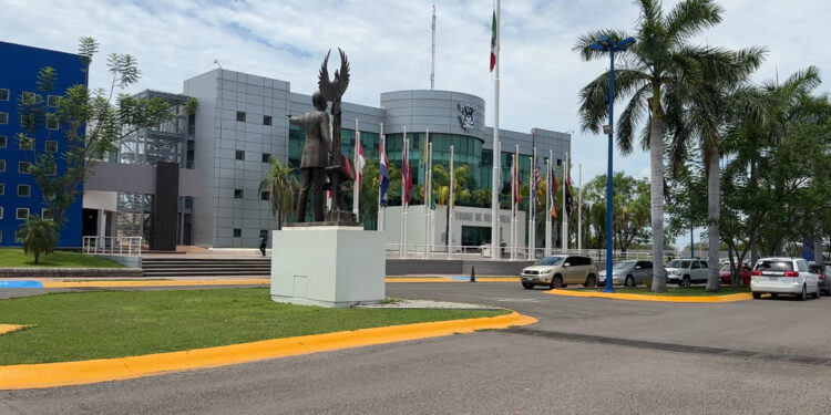 Habrá “Grupos A” para jóvenes que no lograron ingresar a la UAS: Robespierre Lizárraga