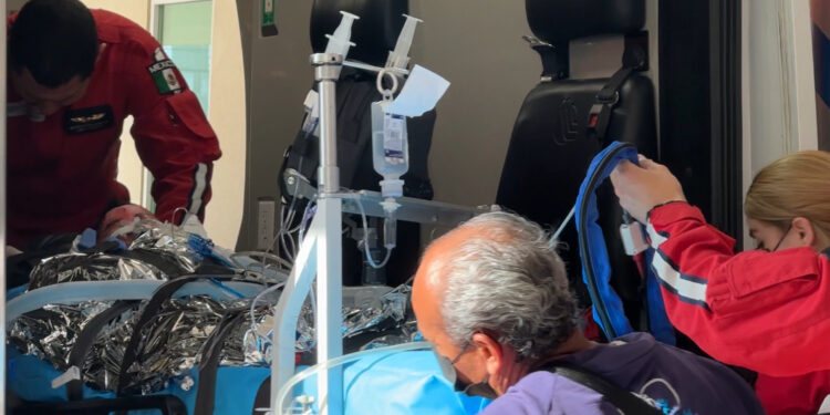 Angelito es trasladado  a California; “Nos  vamos a quemar” decían niños a su madre en hogar en llamas en Guasave