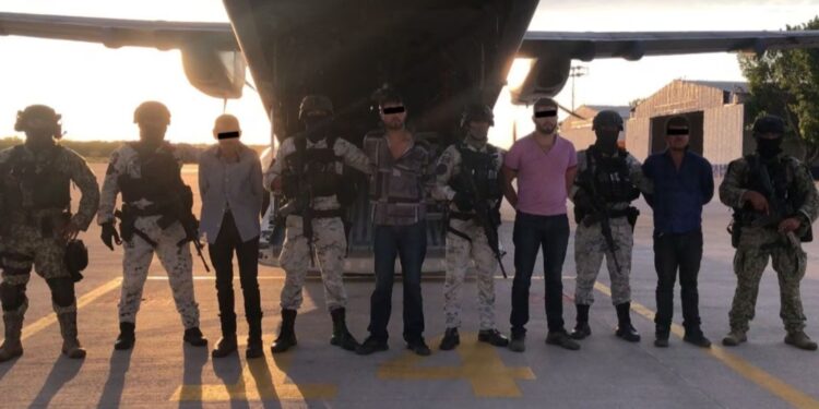 Detienen al “R8”, jefe de seguridad de Aureliano “El Guano” Guzmán, tras fuerte en Triángulo Dorado