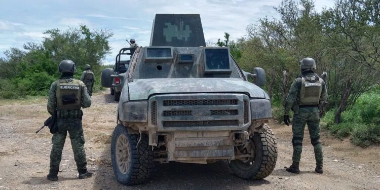 Asegura Ejército Mexicano arsenal y vehículos del Grupo “Toros” del Cártel del Golfo en los límites de Tamaulipas y Nuevo León