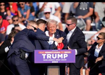 Trump, es evacuado de un mitin por el servicio secreto tras un aparente atentado