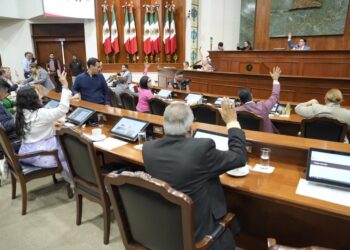 Congreso notifica a Robespierre Lizárraga sobre desistimiento de revisión de amparo; lo invita a presentar  iniciativa de Reforma a la Ley Orgánica de la UAS