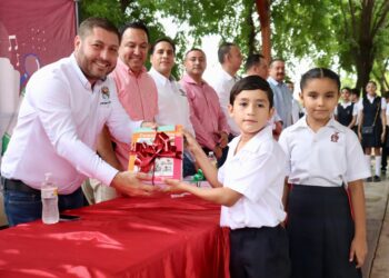 “Soy un aliado de la educación”: José Paz López inaugura el ciclo escolar 2024-2025 en Badiraguato