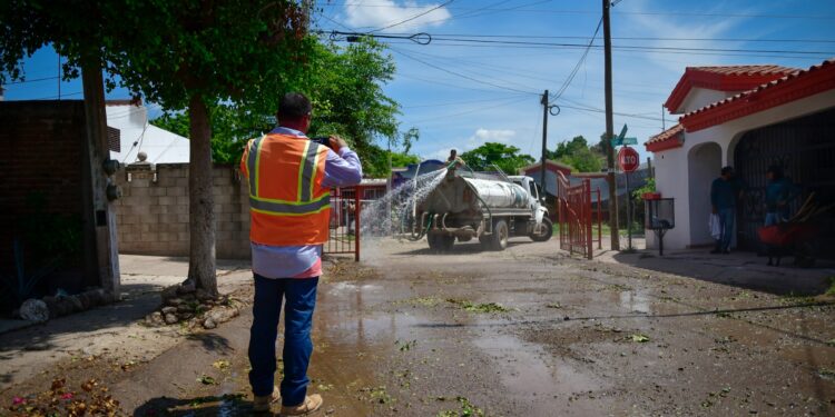 Trabajos de mejora en vialidades continúa por parte del Ayuntamiento en Culiacán