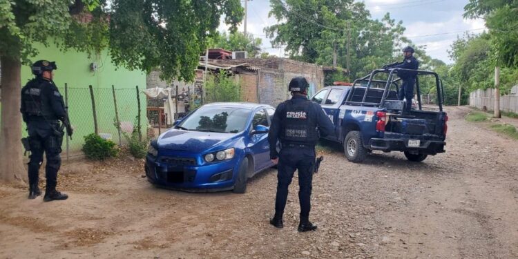 Policías Estatales localizan vehículo reportado como robado