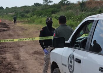 Hallan restos humanos de dos personas en excavación de gasoducto en Culiacancito