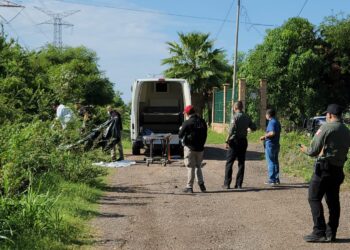 Hallan a un hombre ejecutado frente a un campestre en Navolato