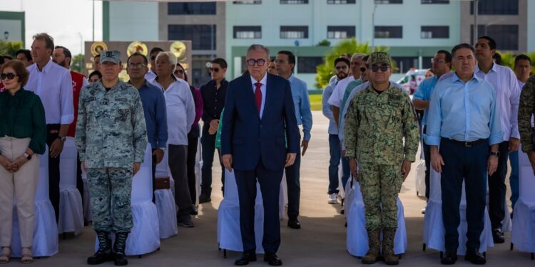 Rinde protesta José Luis Chiñas Silva, como Comandante de la Tercera Brigada de la policía militar y Coordinador Estatal de la Guardia Nacional en Sinaloa