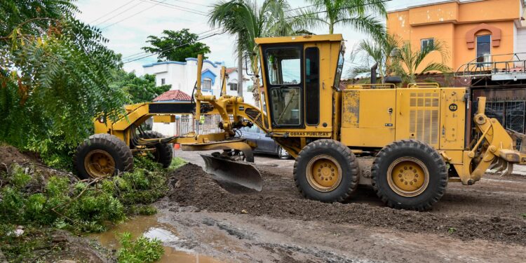 Acondicionamiento de vialidades avanza en todos los cuadrantes de la ciudad