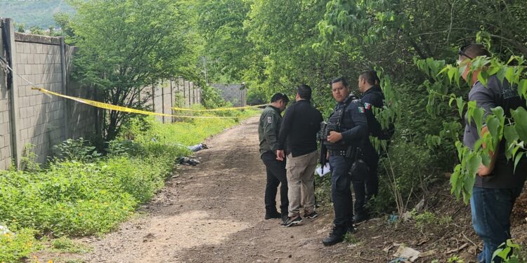 Localizan a un desconocido asesinado con “Cuernos de Chivo” entre Alturas del Sur y San Benito