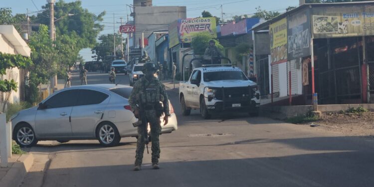 Elementos federales “baten” otra vez Culiacán y capturan a una mujer y tres hombres con armamento
