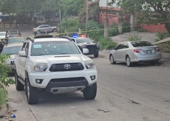 Atacan a balazos “de carro a carro” a un hombre en Cañadas