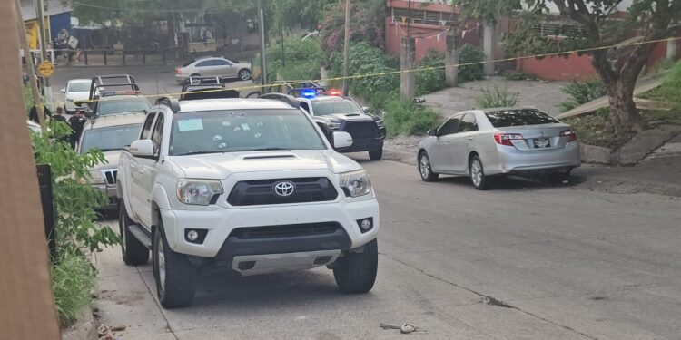 Atacan a balazos “de carro a carro” a un hombre en Cañadas