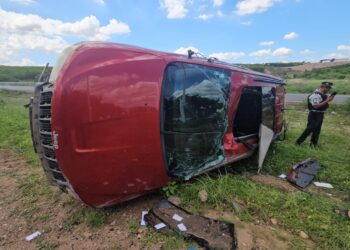 Vuelca camioneta frente a La Primavera dejando lesionado a un hombre y dos mujeres