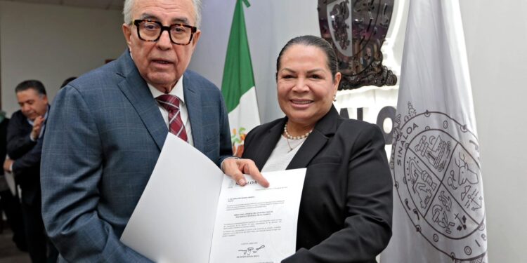 Rocha nombra a Ma. Mercedes Ibarra Medina, Directora del Sistema Estatal