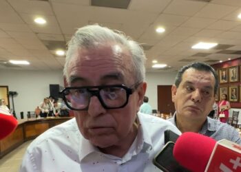 Todos los que reúnan los requisitos están en su derecho de registrarse: Rocha sobre aspiraciones de Dámaso Castro y Claudia Sánchez a la FGE