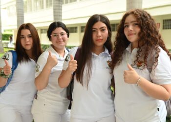 Con el llamado a defender a la UAS y retomar la lucha por la autonomía, más de 170 mil alumnos volvieron a las aulas rosalinas en el inicio del ciclo escolar 2024-2025