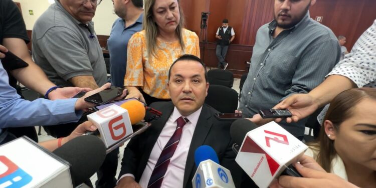 “Yo no soy quien para responder si me resta o no me resta credibilidad”, responde Dámaso Castro ante interés de ser fiscal de Sinaloa tras caso “Mayo” y Cuén