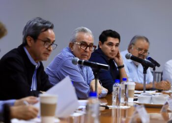 Rocha sostiene reunión con su gabinete previo a su Tercer Informe de Gobierno