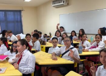 Entre lágrimas, abrazos y un poco de incertidumbre arranca el ciclo escolar en Culiacán