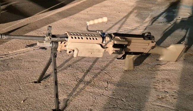 Detienen a mujer con armas largas ocultas en su camioneta al ingresar a Sonora