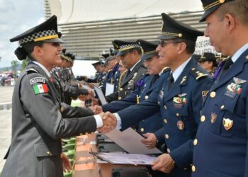 Se gradúa primera generación de Pilotos Aviadores de la GN con Licenciatura en Seguridad Pública