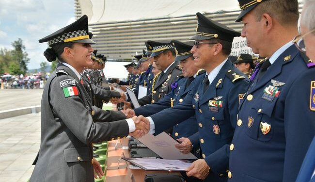 Se gradúa primera generación de Pilotos Aviadores de la GN con Licenciatura en Seguridad Pública