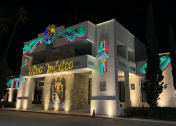 ¡Viva México! Badiraguato se tiñe de los colores patrios