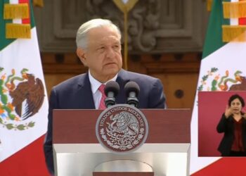 Asiste Rocha Moya al Sexto Informe de Gobierno del Presidente López Obrador