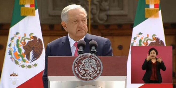Asiste Rocha Moya al Sexto Informe de Gobierno del Presidente López Obrador