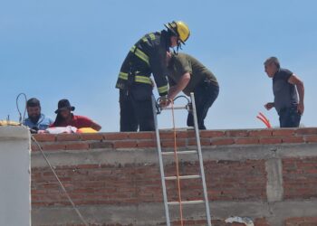 Albañil esta grave tras sufrir descarga a eléctrica en la colonia Infonavit Humaya