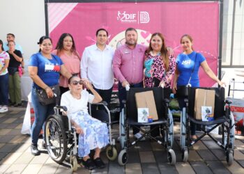 Con regalos y desayuno festejan a los abuelitos de Badiraguato, José Paz López les reitera su apoyo