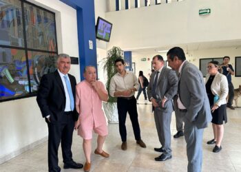 Dialoga Robespierre Lizárraga con columnista Jorge Ibarra; asegura que no se cometerán injusticias