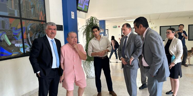 Dialoga Robespierre Lizárraga con columnista Jorge Ibarra; asegura que no se cometerán injusticias