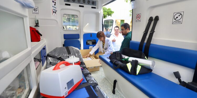 Secretario de Salud entrega ambulancias de urgencias avanzadas en tres municipios del norte de Sinaloa
