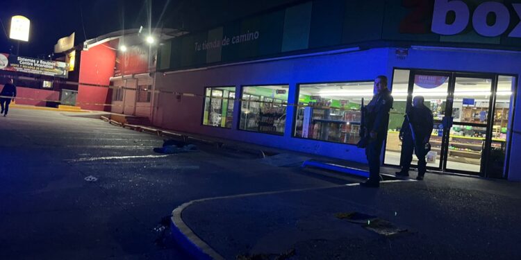 Ejecutan con “Cuerno de Chivo” a un joven en una tienda del bulevar Agricultores