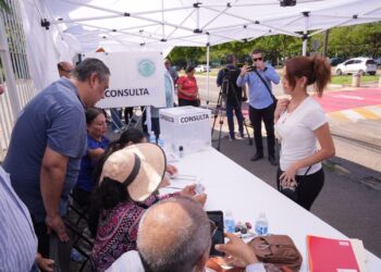 Durante primer día de consulta en la UAS, se instalan todas las mesas receptoras