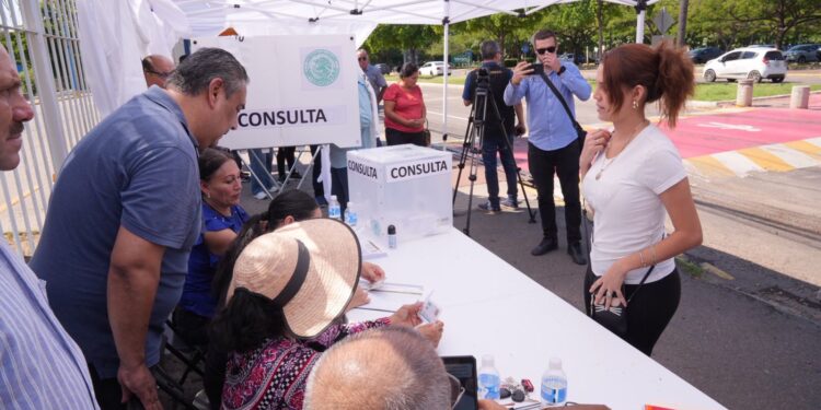 Durante primer día de consulta en la UAS, se instalan todas las mesas receptoras