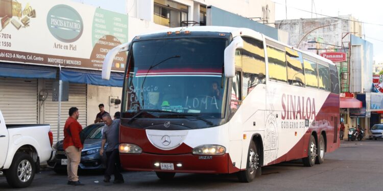 Con sus propias unidades, Gobierno del estado apoya con transporte público y gratuito a la población de Culiacán