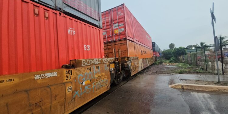 Falla mecánica del Ferrocarril provoca bloqueos de accesos a Villas del Río y Bacurimí