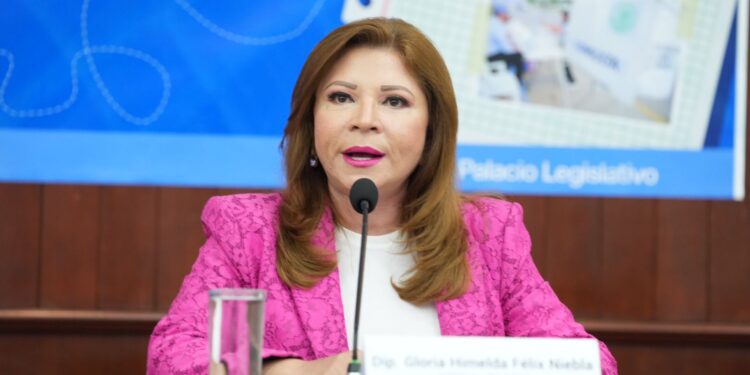 Escuchar todas las voces de la UAS es el motor que mueve al Poder Legislativo: Gloria Himelda Félix Niebla