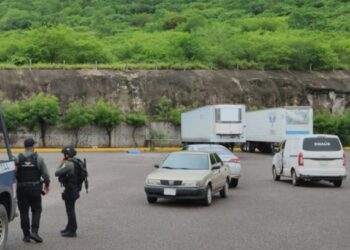 Hallan a un hombre ejecutado a balazos en zona de enfrentamientos