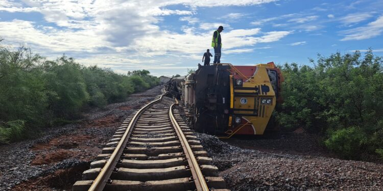 Ejército Mexicano aplica Plan DN-III en accidente ferroviario en Guasave