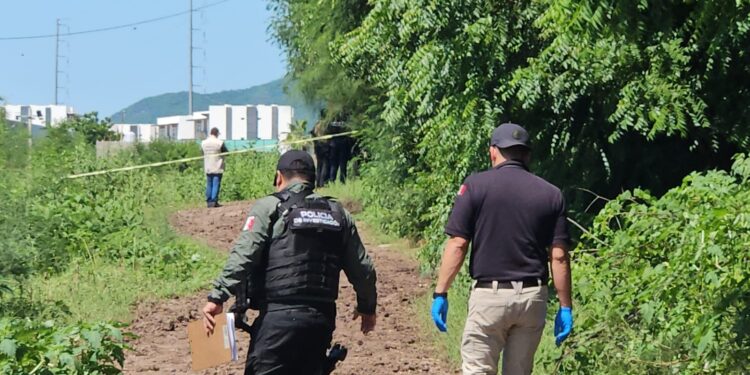 Localizan a un desconocido asesinado en el bordo oriente del dren Bacurimi en el sector Acueducto